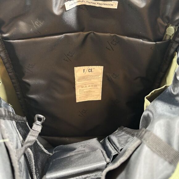 F/CE Green Flyer Helmet Waterproof Olive Green Backpack Sack SEE PHOTOS‎ - Picture 9 of 13
